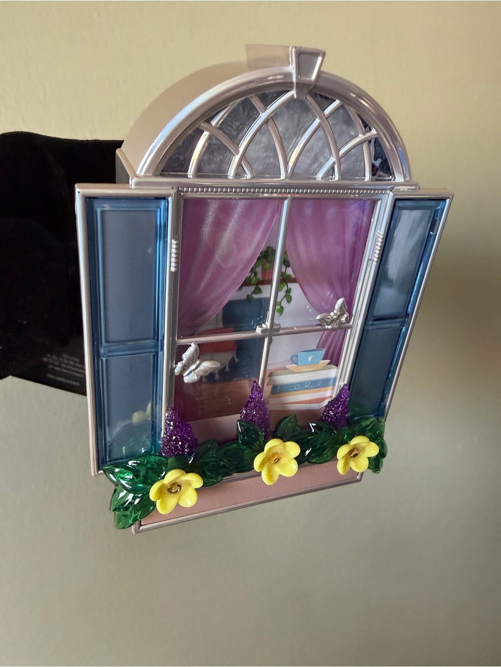 Bath and Body works wallflower plug. Brand New with tag
